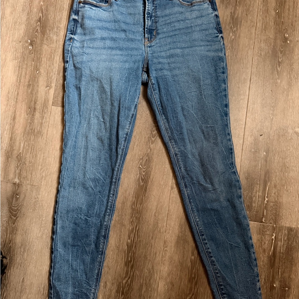 Old Navy Women's Skinny Jeans in Blue